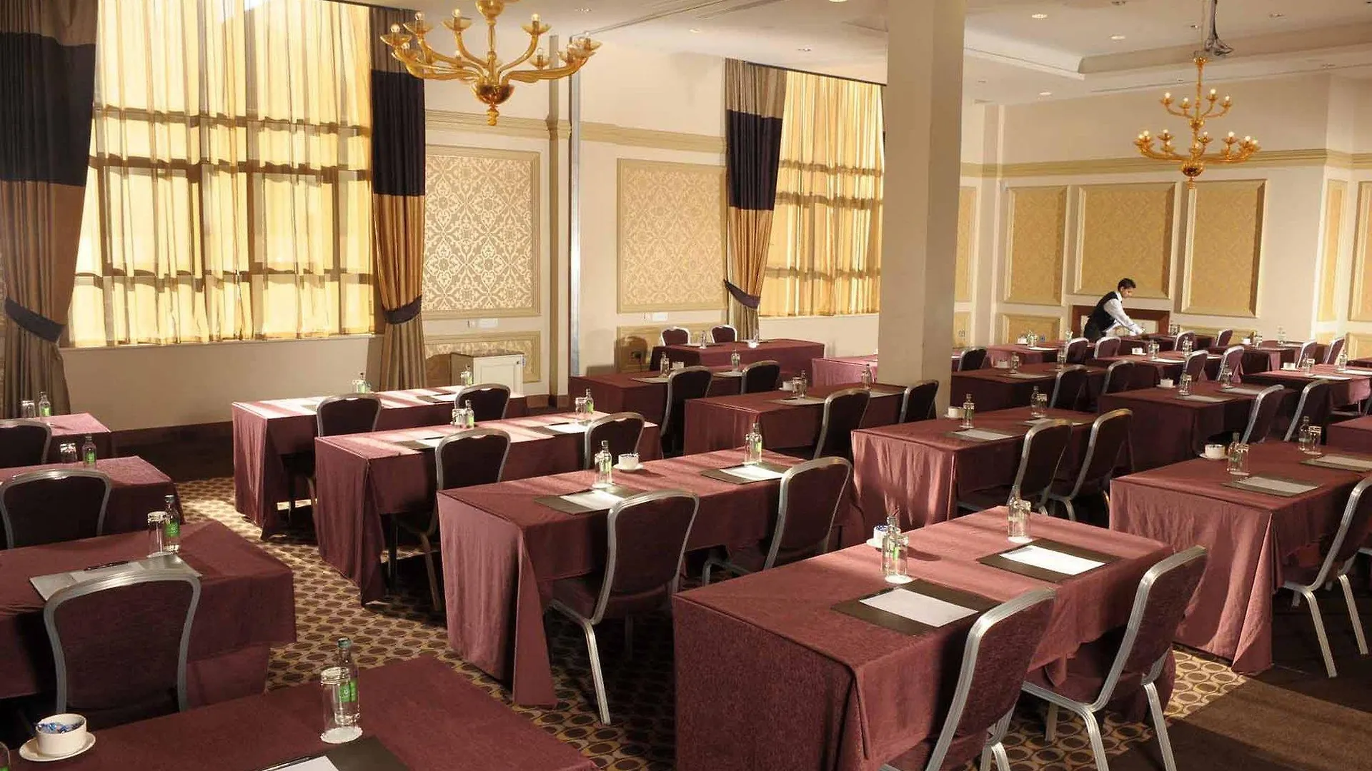 Royal Marine Hotel Dublin 4*,