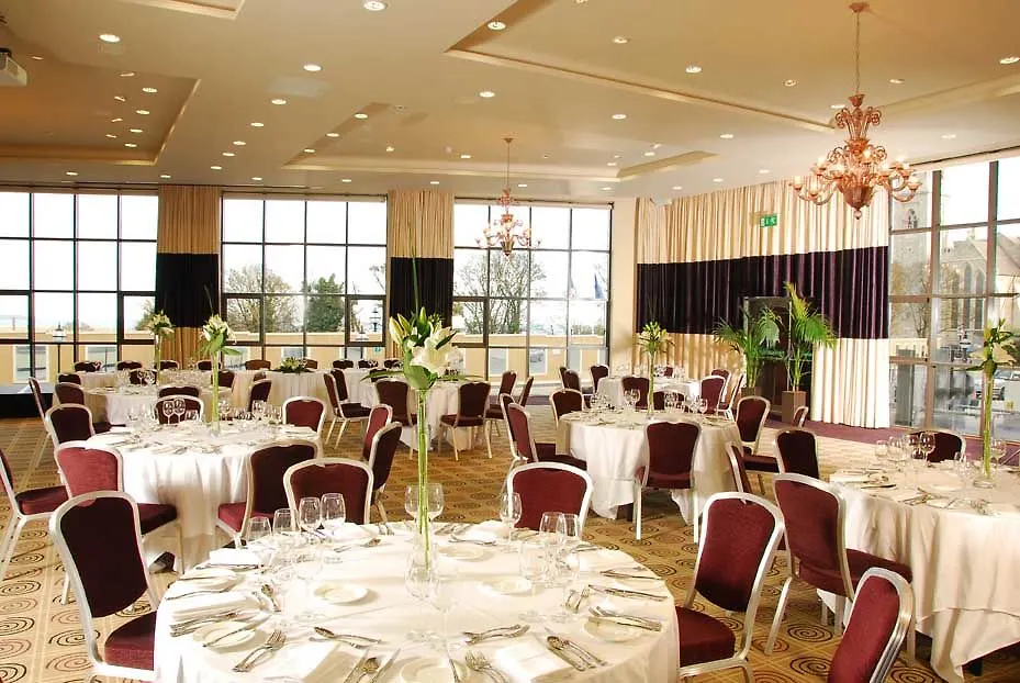 Royal Marine Hotel Dublin 4*,