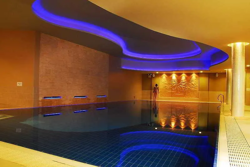 ****  Royal Marine Hotel Dublin Ireland